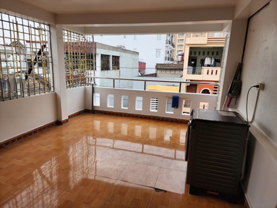 Cho thuê nhà 4 p.ngủ full đồ mặt phố Văn Cao. 4