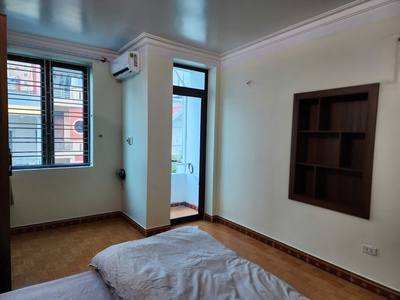 Cho thuê nhà 4 p.ngủ full đồ mặt phố Văn Cao. 6