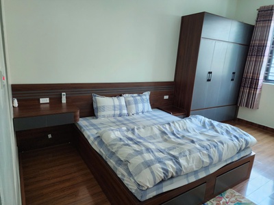 Cho thuê nhà 4 p.ngủ full đồ mặt phố Văn Cao. 2