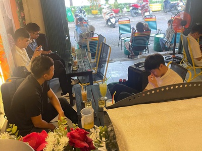 Sang quán mt nguyễn oanh đối diện công viên và trường đại học 3