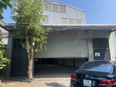 Cho thuê nhà kho 300m    đường kênh đê bao 1