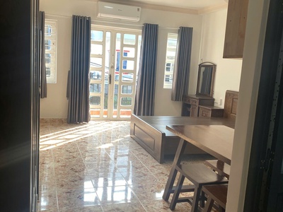 Cho thuê phòng 35m  phường 3 , tân bình   full nội thất   view hồ bơi 1