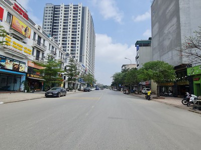 Bán nhà 5 tầng Trâu Quỳ, Gia Lâm. 77m2, mt 5m, đường 6 ô tô tránh. 20 tỷ x. Lh 0989894845 2