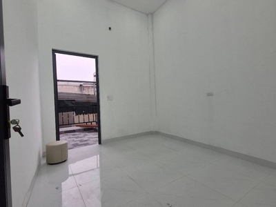 4.35 tỷ bán nhà thanh lân 3 tầng long lanh ở ngay hoàng mai 3