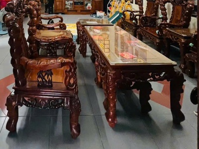 Cần bán bộ bàn ghế gỗ hương 0