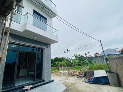 Cần bán nhà 3 tầng, 3 phòng ngủ, 3 vệ sinh 1