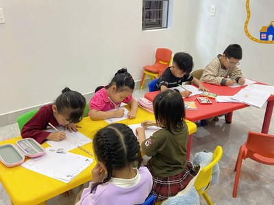 Bán nhà 3 tầng siêu đẹp tại tdp trung bính- phường đồng hới, sẵn hđ cho thuê 13 tháng 4