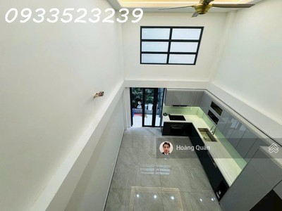 Cần bán gấp nhà hxh dương quảng hàm, gò vấp. 4x16m, 4 tầng giá chỉ hơn 8 tỷ 3