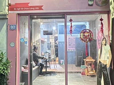 Cần sang nhượng gấp cửa hàng   khu chùa láng, dưới chân ký túc xá 0