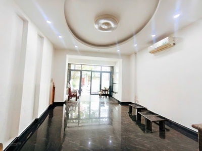 Bán nhà mặt tiền đường 20 mét - kdc lê bôi- hai thành q.8 - 120m2  5x24m  - chỉ nhình 9 tỷ 2