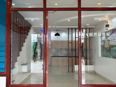 Chính chủ cần bán căn nhà mặt đường trục chính công an phường ninh mỹ cũ nay là phường hoa lư 0