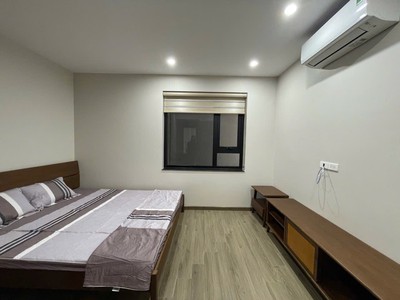 Nhỉnh 12 tỷ, nhà 70m2 hàng xóm phố lệ mật, ngõ thông 4t dân xây, siêu hiếm 4