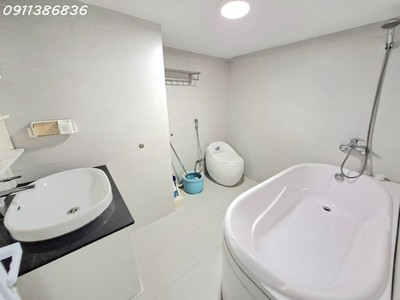 Full nội thất cực đẹp, tòa n02 huỳnh thúc kháng 73m 3pn, vị trí kim cương 4