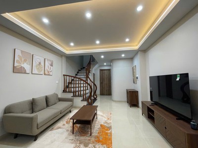 Trung tâm việt hưng nhỉnh 12 tỷ, nhà 70m2 có gì mà nhiều khách quan tâm 2