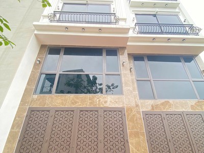 46m2, 6 tầng thang máy cạnh tttm aeon long biên chỉ 12.x tỷ, ô tô cạnh nhà 0