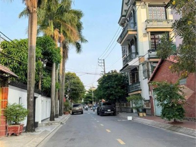 Bán nhà 1/ hẻm xe tải 12m thông dương quảng hàm, 6m x 20m. cn 120m2. gồm: 3 tầng 18 phòng. 15.8 tỷ 1