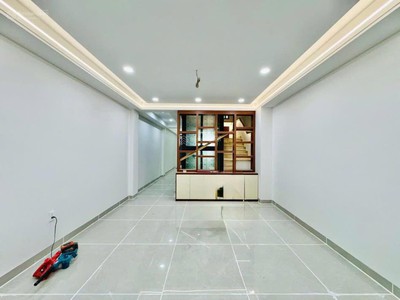 Nhà mới xây hẻm 5m dương quảng hàm   có thang máy   diện tích: 4m x 17m 4 lầu 4 phòng 6wc 2