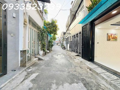 Giảm 200 triệu - có gara ô tô - 5 tầng lầu - đường số 3 - nguyễn văn khối 4 phòng ngủ toilet riêng 3