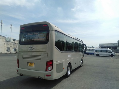 Dịch vụ cho thuê xe 9-29 chỗ cao cấp 2