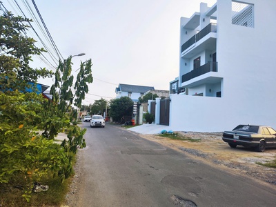 Cho thuê 130m2 nhà cấp 4 mt đường liên ấp 234 0