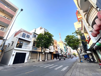 Bán nhà 2 mặt tiền kd đ.cách mạng tháng 8   đỗ thị lời, quận 3 - dt vuông đẹp 4m 15m full thổ - chỉ 2