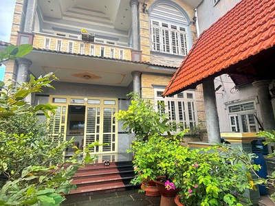 Chủ bán gấp biệt thự hơn 200m2 - f linh tây 1