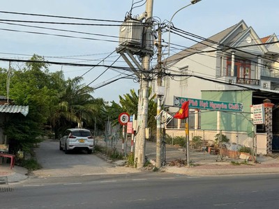 Đất đẹp giá tốt chính chủ cần bán tại đường đoàn nguyễn tuấn, xã hưng long, bình chánh 0