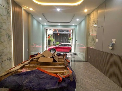 Nhà ngay chợ thiếc   quận 12 - 5 tầng btct   thang máy xịn   xe tải đỗ cửa   100m2   chỉ 11 tỷ 0