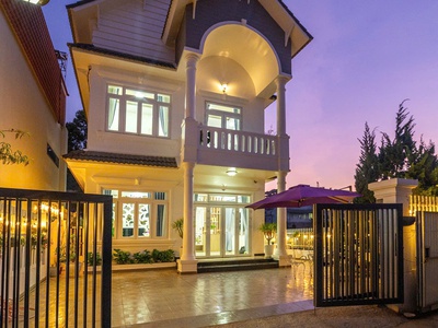 Cho thuê villa 6 phòng ngủ đường hùng vương phường 9 đà lạt 20 triệu 0