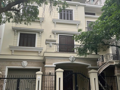 Chủ bán biệt thự kđt yên hoà. dt 204m x 5 tầng. mt 15m. sđcc .lh: 0964769634 0