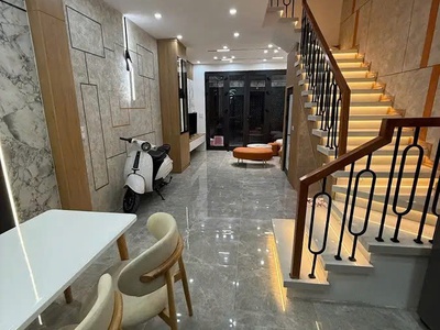 Bán nhà mới phố ngọc thụy-long biên 48m2 x 7.6 tỷ.2 thoáng full  nội thất. 0