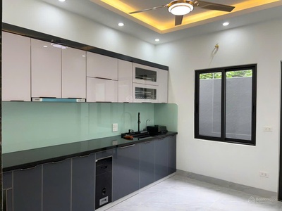 Tôi cần bán nhà 5t 50,6m2, thang máy, ngõ rộng, đỗ ô tô quanh năm, nhà đẹp nhất khu vực đô nghĩa 4
