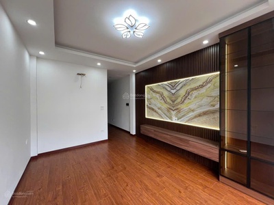 Tôi cần bán nhà 5t 50,6m2, thang máy, ngõ rộng, đỗ ô tô quanh năm, nhà đẹp nhất khu vực đô nghĩa 2