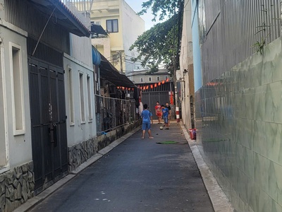 Hiềm nhanh chân thì còn -  đất hẻm ô tô - f linh tây 2