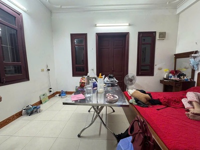 Bán nhà thạch bàn 4 tầng dân xây lô góc ô tô tránh vào nhà long biên 2