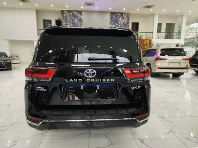 Toyota Land Cruiser LC300 Sản Xuất 2026 Chiếc đầu tiên 2026 về Việt Nam 3
