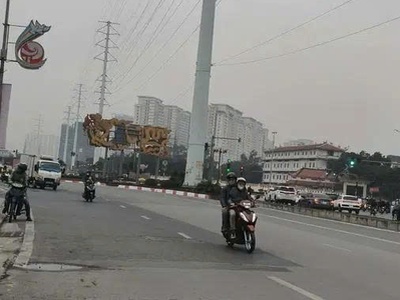 Hiếm nhà đẹp 5 tầng mặt phố Nguyễn Thanh Bình, 34m3, mặt tiền rộng 4m, thang máy, vị trí đẹp, kinh d 0