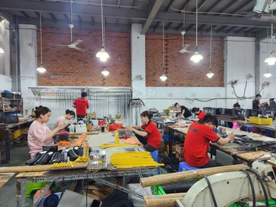 Quà tặng đại hội   Gia công ví da in logo 0