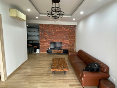 Chính chủ bán căn hộ 2pn tầng cao ở ngay gần marie curie long biên 1