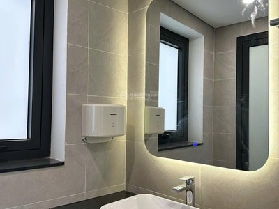 Cho thuê tầng 3,4 tòa nhà vpbank bà triệu, 250m2/sàn,giá 75 triệu/tầng/tháng/ phù hợp làm văn phòng 4