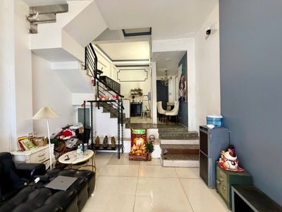 Phạm thế hiển - quận 8 - hẻm 6m - 4 tầng - 44m2 - 9 tỷ 1