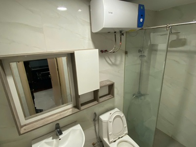 Chính chủ bán căn hộ 2pn tầng cao ở ngay gần marie curie long biên 4