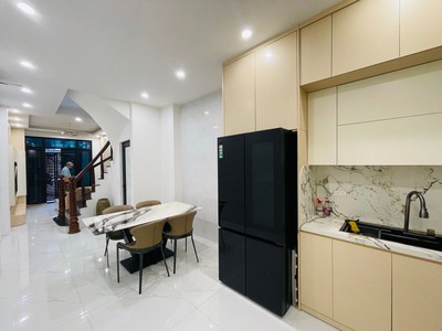 Bán nhà đẹp ngọc thụy hàng xóm mipec- ngõ nông- dân xây full nội thất- 40m 5 tầng nhỉnh 6 tỷ tl 0