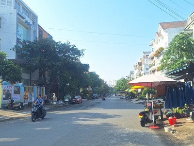 Bán nhà đường số 27, hiệp bình chánh, thủ đức, tp hcm. dt 380m2, 2 tầng. giá 17.9 tỷ. 4