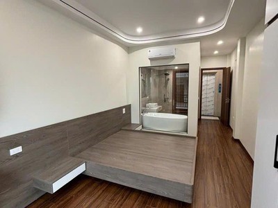 Bán nhà thượng thanh   6 tầng thang máy   ô tô 7 chỗ vào nhà   gara rộng   giá 11 tỷ 1