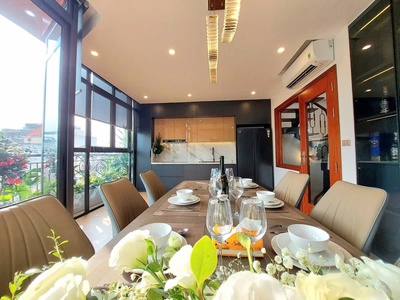 Hiếm - ngõ nông - nhà 6 tầng thang máy êm ru - nhà ở luôn- - trung tâm quận - tiện ích ngập 1