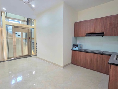 Chủ bán gấp - nhà mặt tiền 5 lầu đường số sầm uất nhất linh tây - thủ đức 4