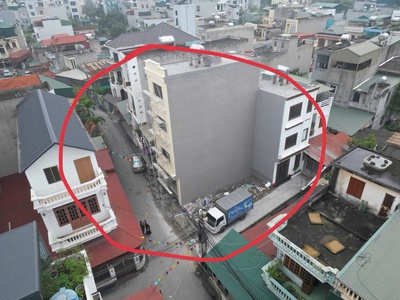 Chính chủ cần bán căn nhà 3 tầng vị trí đẹp, trung tâm thành phố. 8