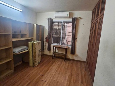 Bán nhà phân lô yên lạc 4 tầng dân xây ô tô nhỏ vào nhà sát phố hai bà trưng 4