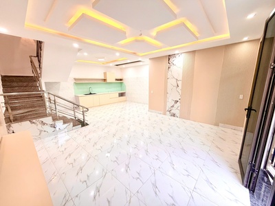 Bán nhà 4 tầng, lô góc, ngõ oto đỗ tận cửa ngày đêm tại đường Đà Nẵng 14